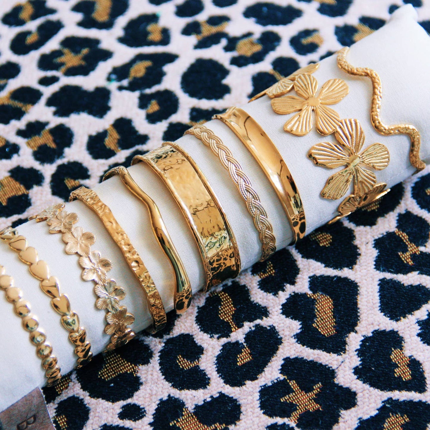 Wavy Bangle - Gold