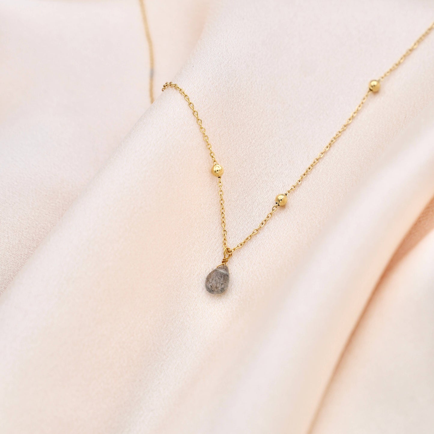 Fine Labradorite Stone Pendant Necklace