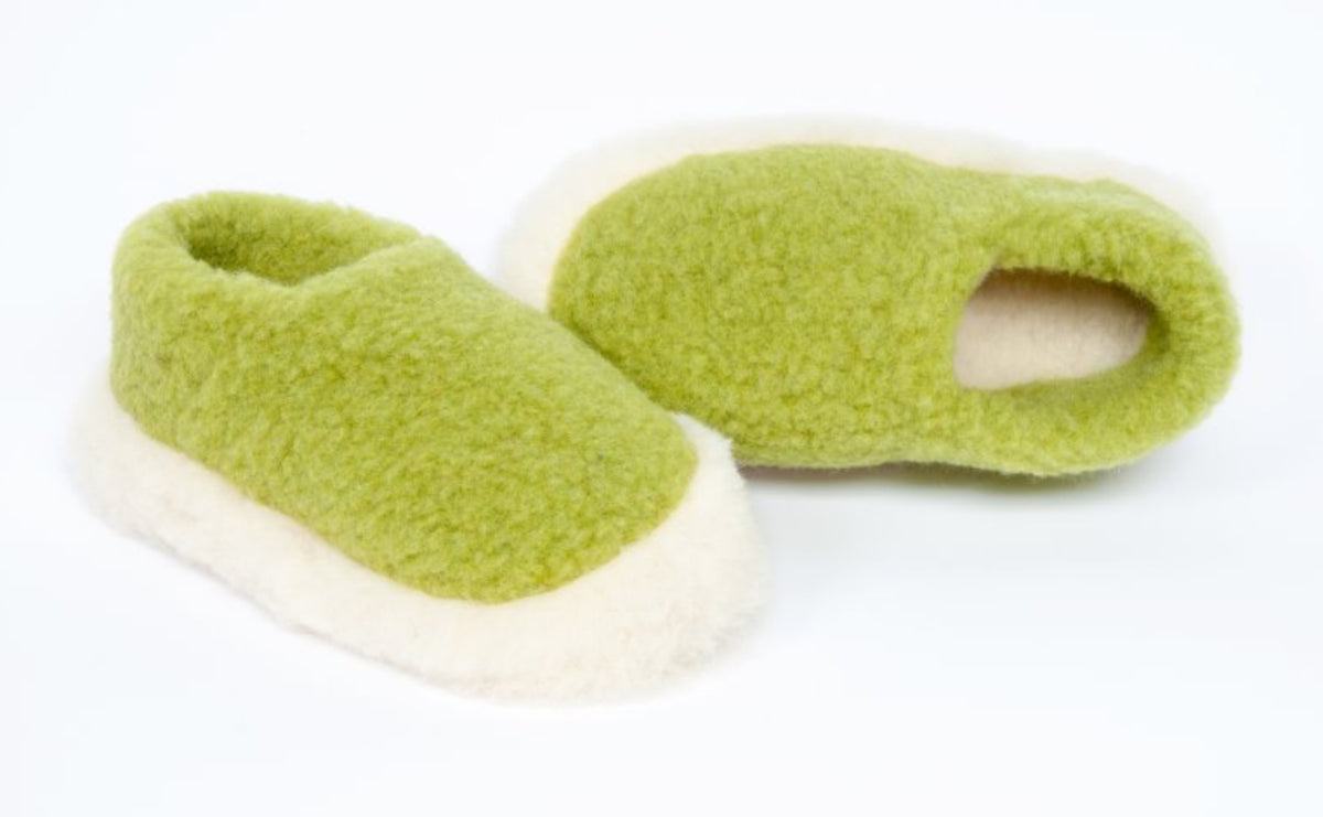 Short Wool Slippers - Pea green